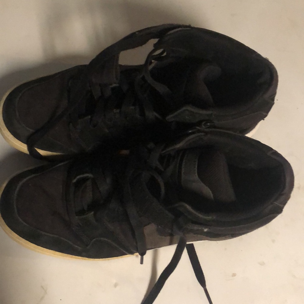 Nikes. 6.0 - Picture 2 of 4